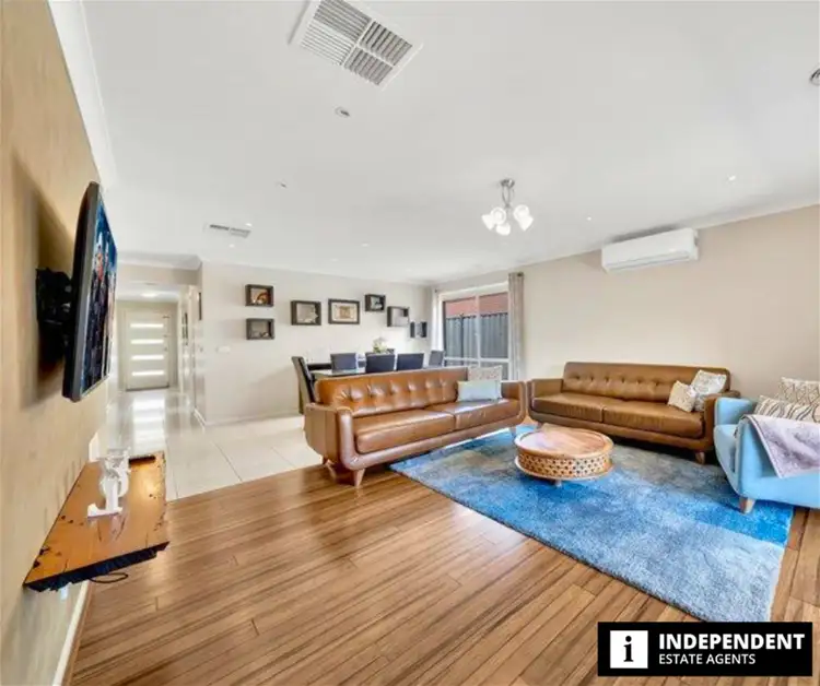 Second view of Homely house listing, 4 Winchcombe Way, Cranbourne North VIC 3977