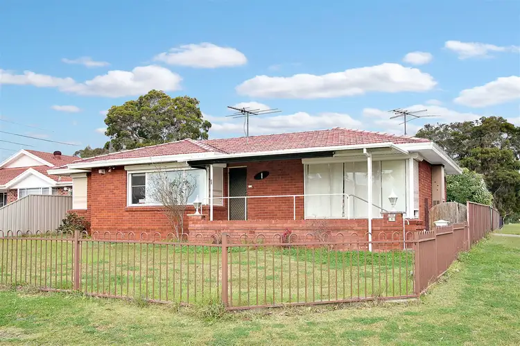 1 Suffolk Street, Ingleburn NSW 2565