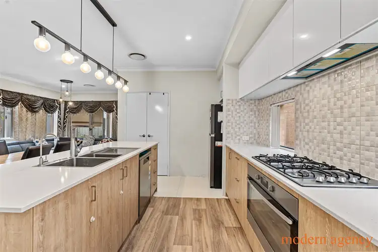 30 Sweetgum Way, Piara Waters WA 6112