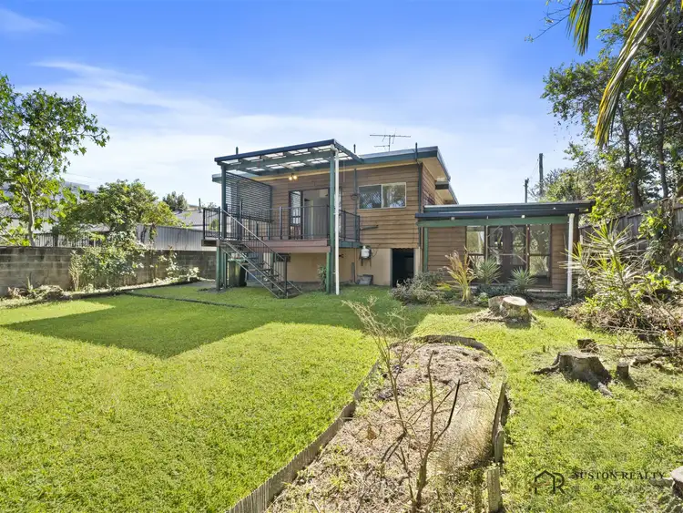 4 Raymond Ave, Bundall QLD 4217