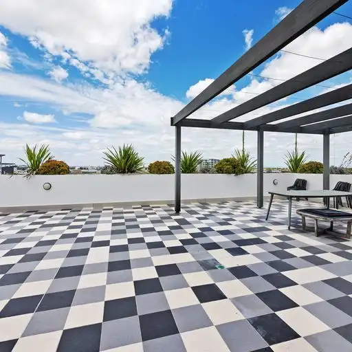 61/12 Sanders Street