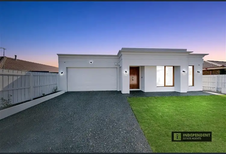 27 Wills Rd, Melton South VIC 3338