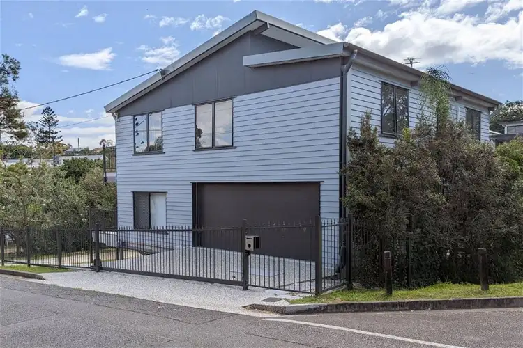 13 Nestor Lane, Norman Park QLD 4170