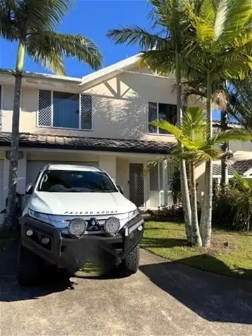 Main view of Homely townhouse listing, 26/2-10 coolgardie street, Elanora QLD 4221