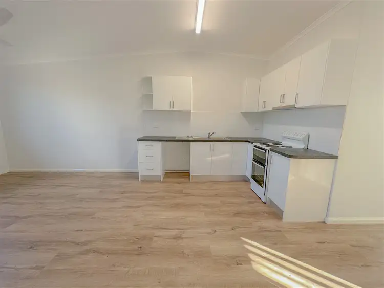 Fourth view of Homely unit listing, 2/2A White Street, Stanthorpe QLD 4380