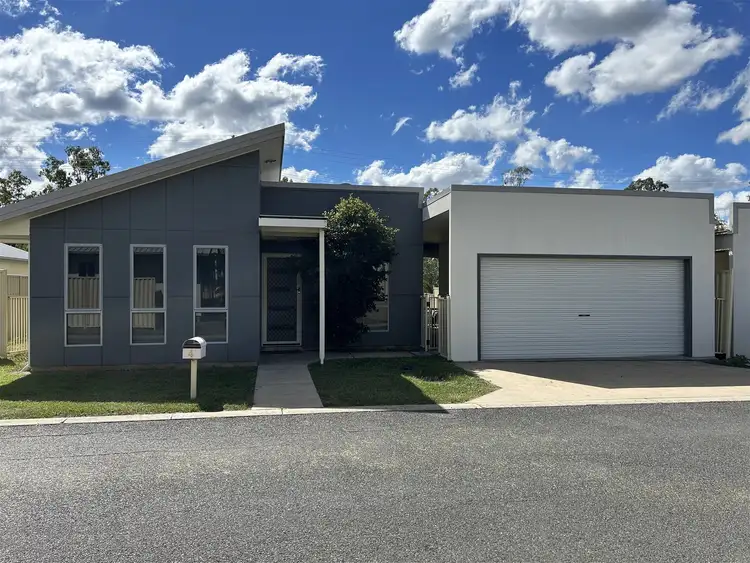4/73 Centenary Dr Nth, Middlemount QLD 4746