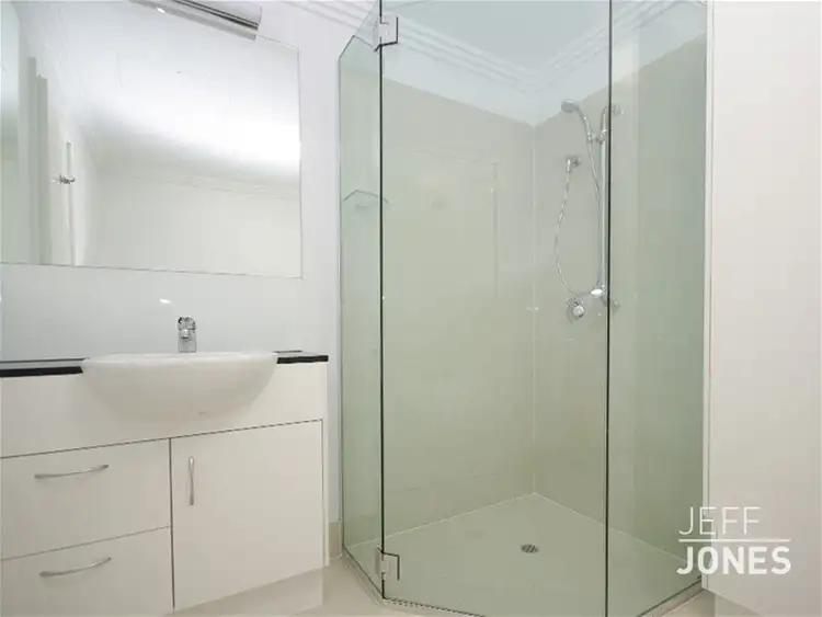 Fifth view of Homely studio listing, 4/12 Old Cleveland Road, Greenslopes QLD 4120