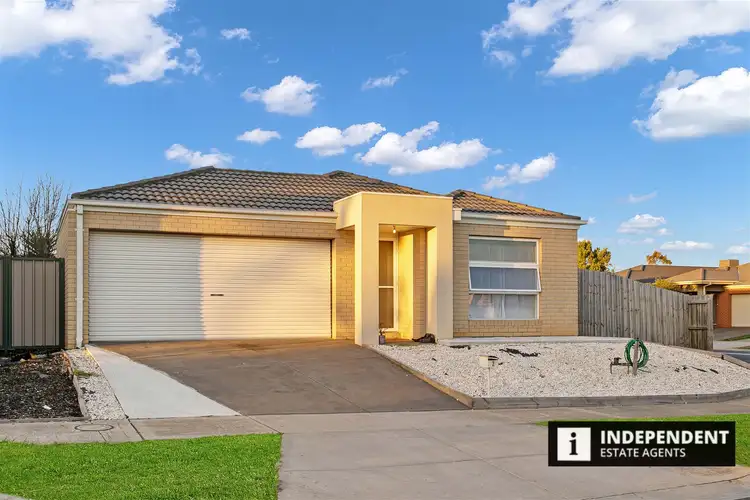 Second view of Homely house listing, 2 Phoenix Cct, Brookfield VIC 3338