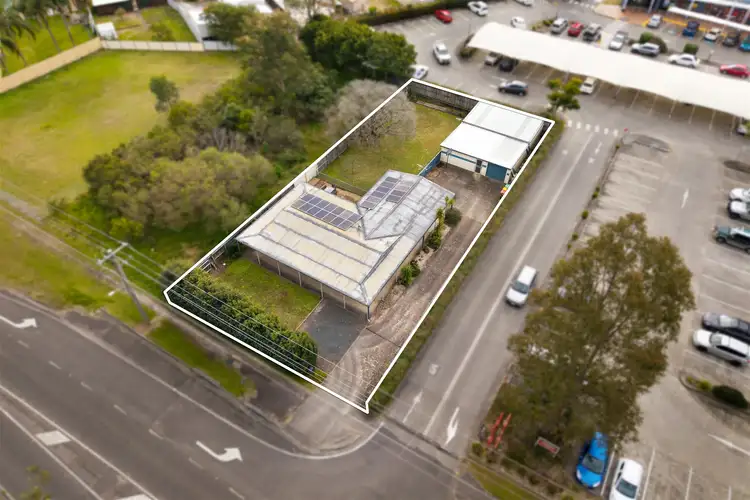 1049 Lemon Tree Passage Road