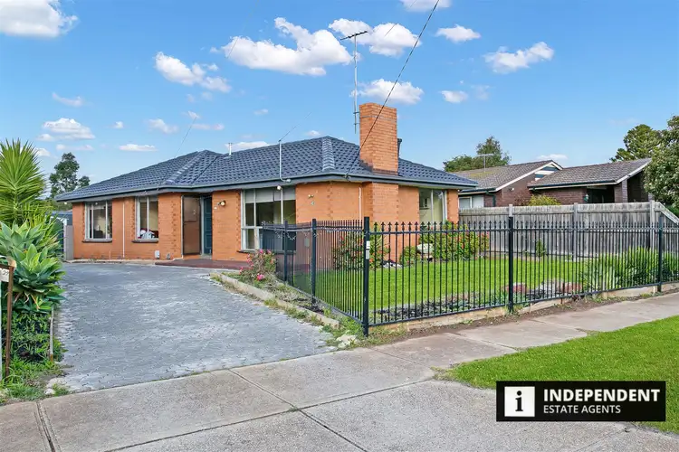 24 Blaxland Road, Melton South VIC 3338