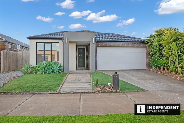 44 Mapleton Blvd, Melton South VIC 3338