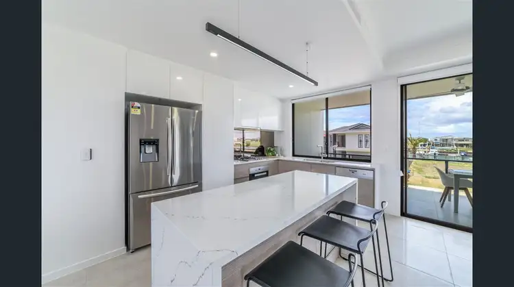 8 Park Cove Blvd, Hope Island QLD 4212