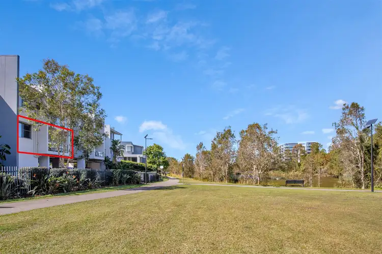 409/29-49 VARSITY PARADE