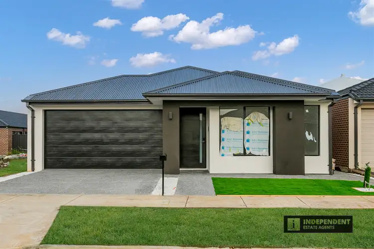 15 Starthistle Approach, Rockbank VIC 3335