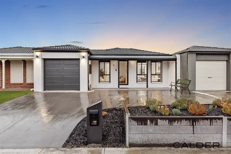 6 Windle Terrace, Burnside VIC 3023