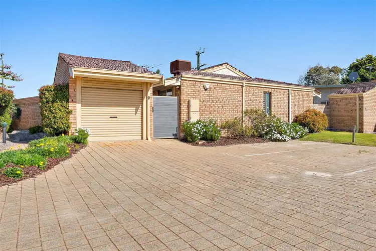 9/6 Lester Drive, Thornlie WA 6108