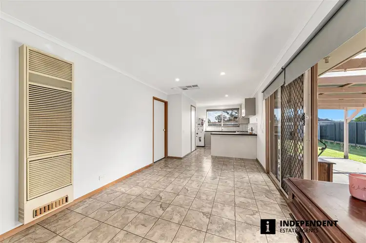 Fifth view of Homely house listing, 11 Annand Close, Cranbourne West VIC 3977