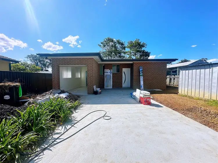6A Scribbly Pl, Macquarie Fields NSW 2564