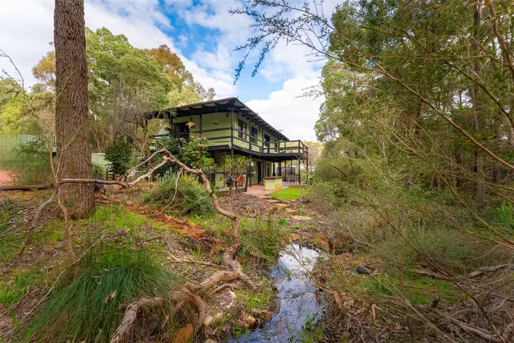 24 Council Road, Mundaring WA 6073