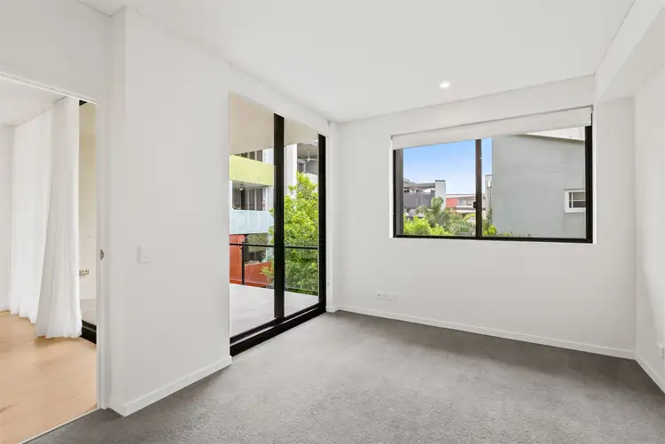 Fourth view of Homely unit listing, 302/19 Bothwell Street, Mount Gravatt QLD 4122