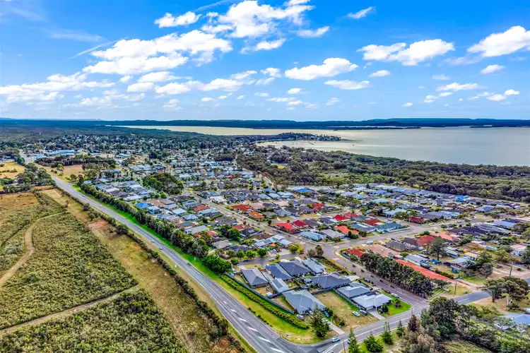 2/15 Yallimbah Avenue, Tanilba Bay NSW 2319