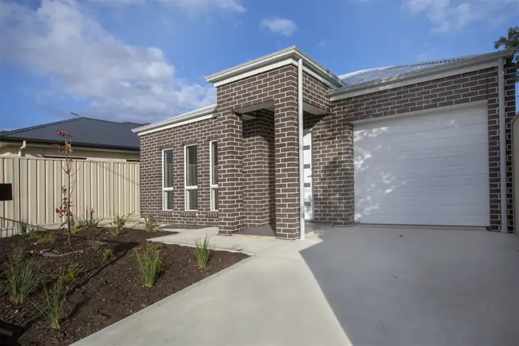 15 Selkirk Ave, Clearview SA 5085