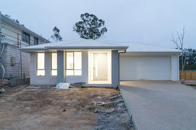 100 BLOSSOM CCT, Deebing Heights QLD 4306