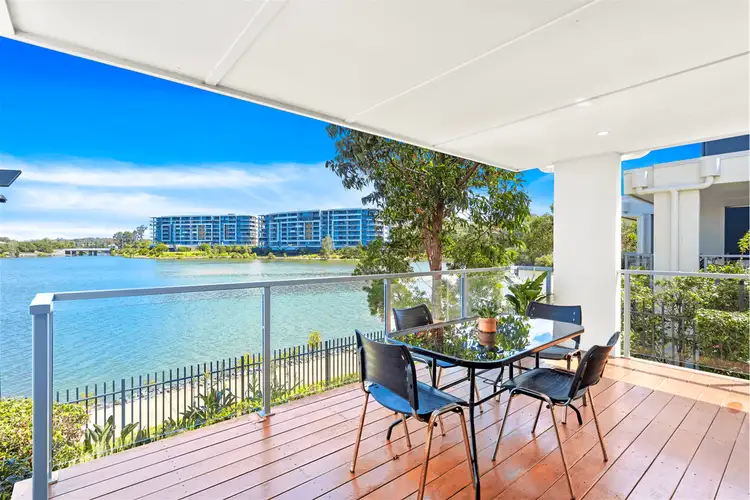 33/29-49 Varsity Parade