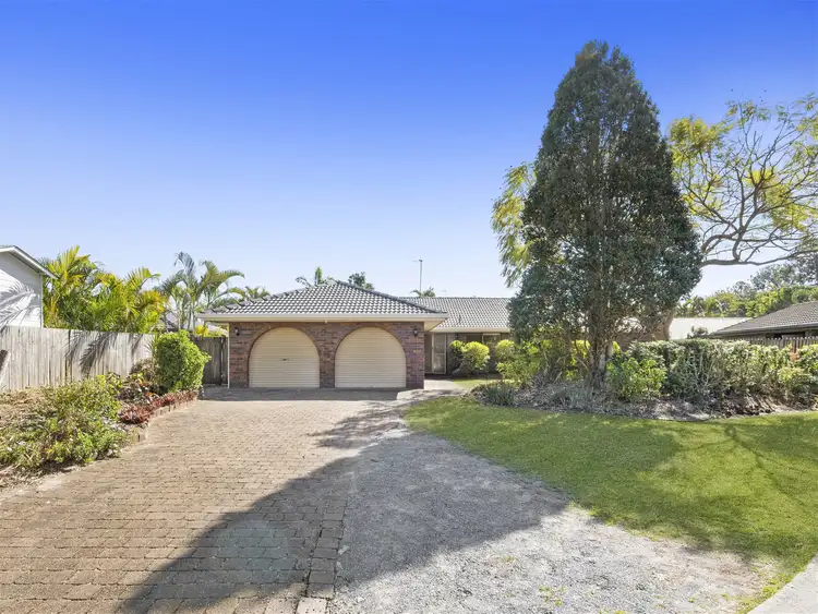 8 WAGIN COURT