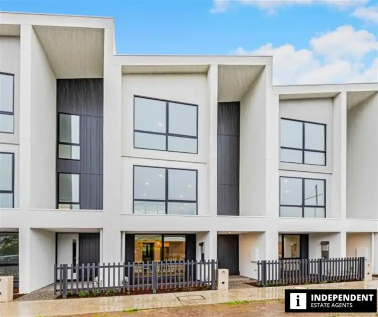 21 Panama Road, Cranbourne West VIC 3977