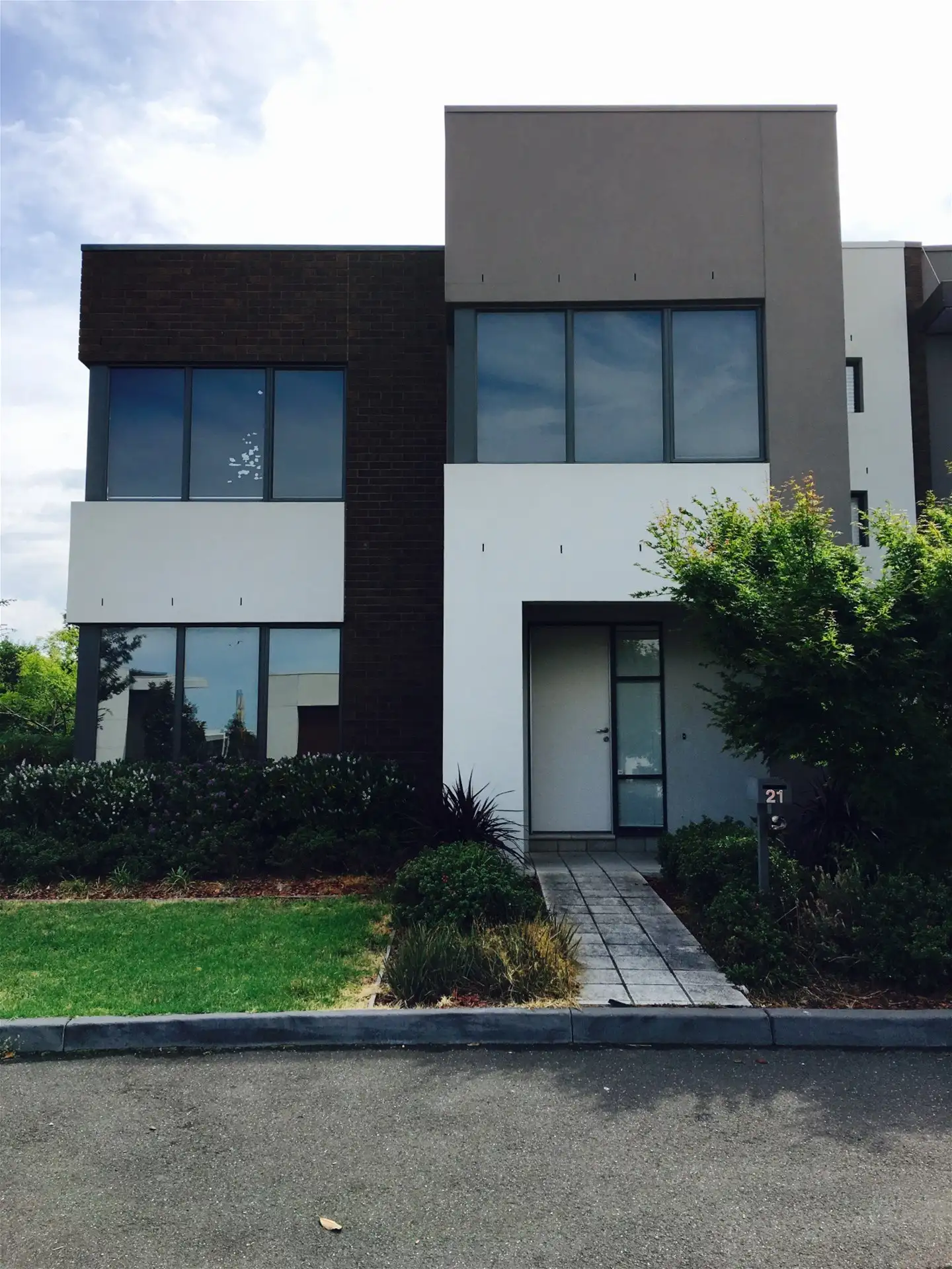 Main view of Homely townhouse listing, 21 Waverley Park Dr, Mulgrave VIC 3170