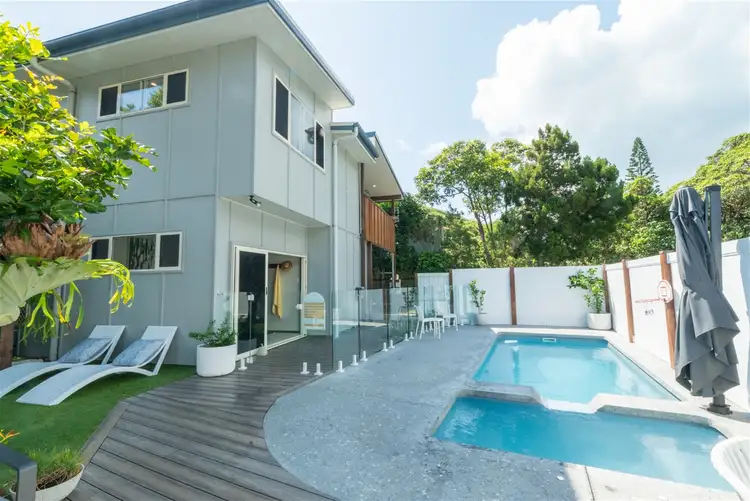 52 Samarinda Way, Point Lookout QLD 4183