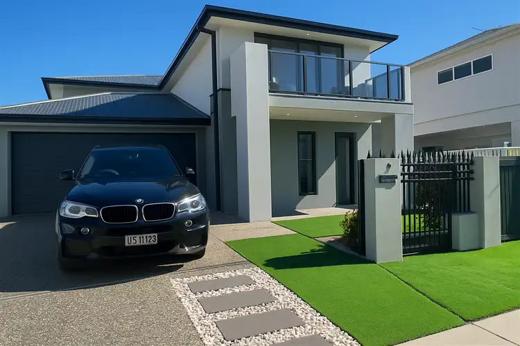 5 Altona street, Newport QLD 4020