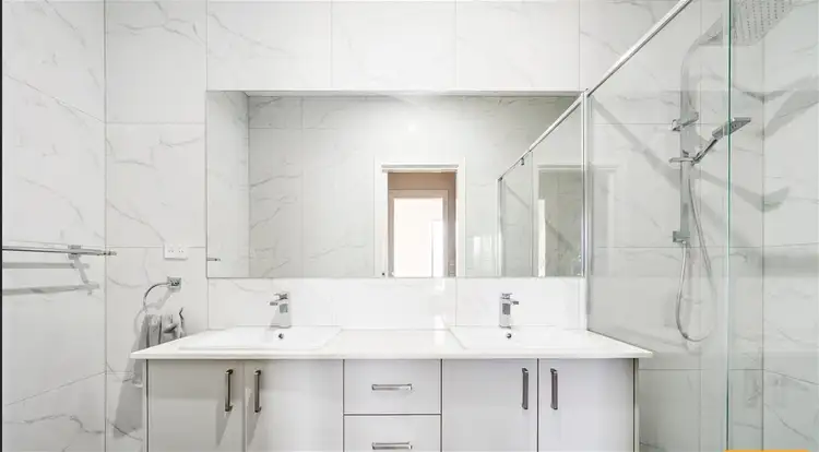 Seventh view of Homely house listing, 18 JULIETE STREET, Strathtulloh VIC 3338