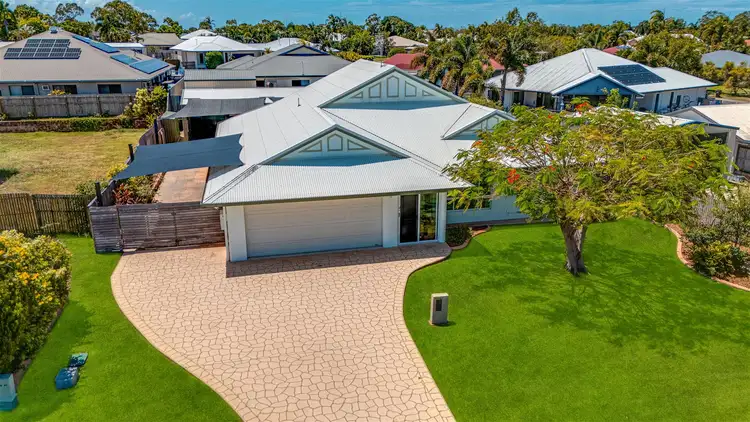 11 Ugarte Street, Bushland Beach QLD 4818