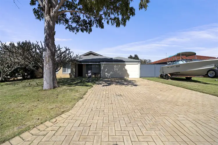 8 St Stephens Crescent, Tapping WA 6065