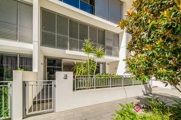 3/8 Adelaide Terrace