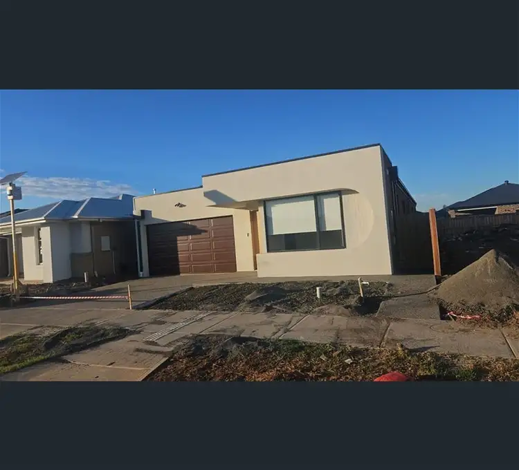 27 Councillor dr, Weir Views VIC 3338