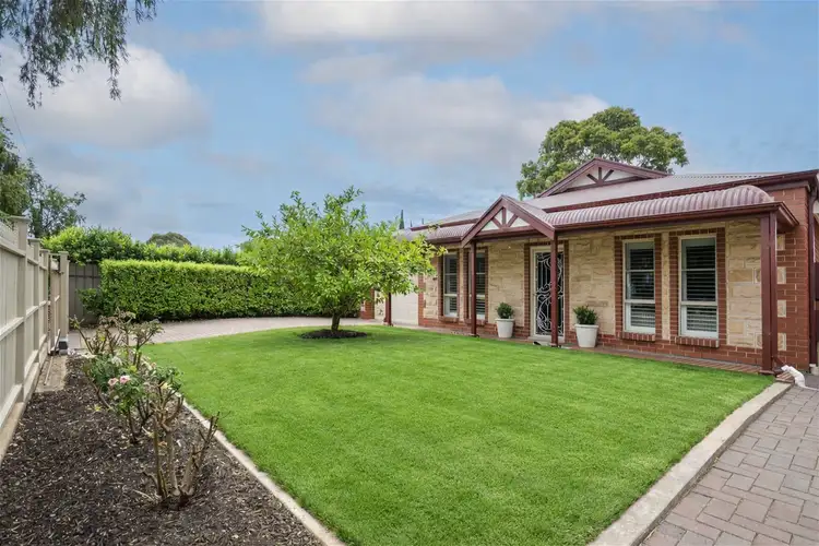 4 Birnie Avenue