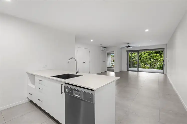 3/66 Gamelin Crescent