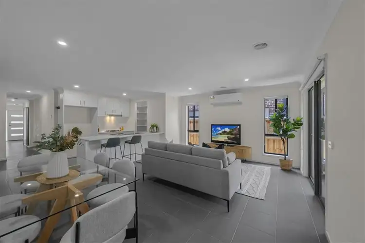 71 Baycrest Drive