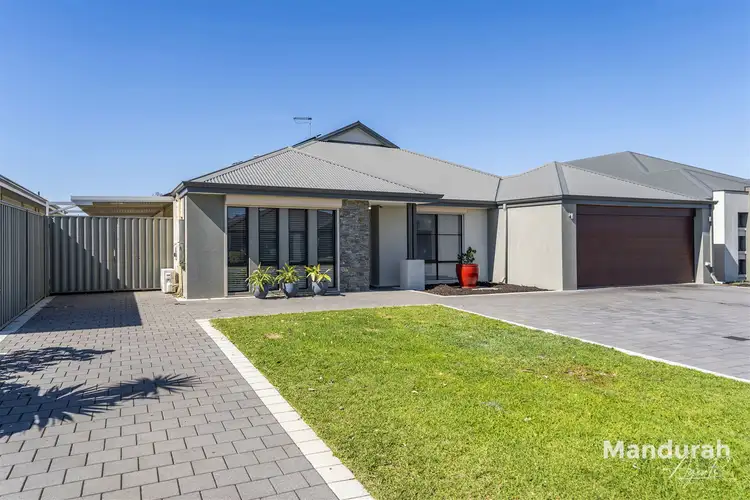 12 Glyde Way