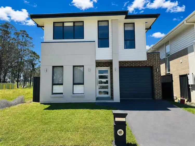 62 Manso Crescent