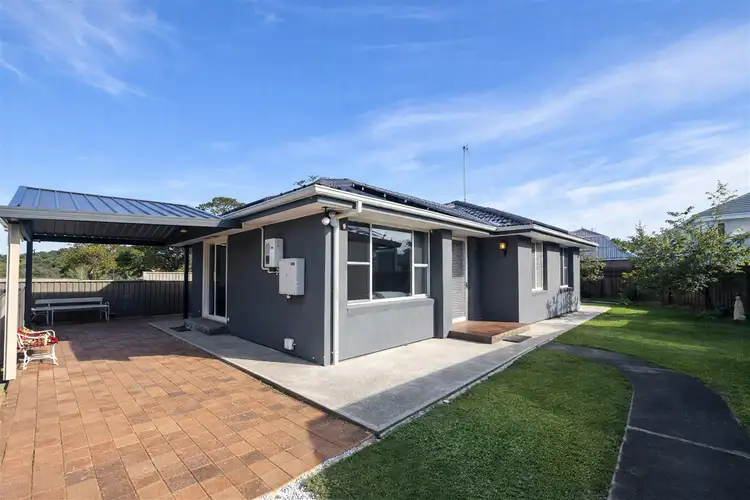 16 Benalla Cres