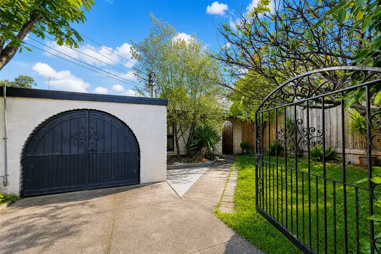399 Brunswick Rd