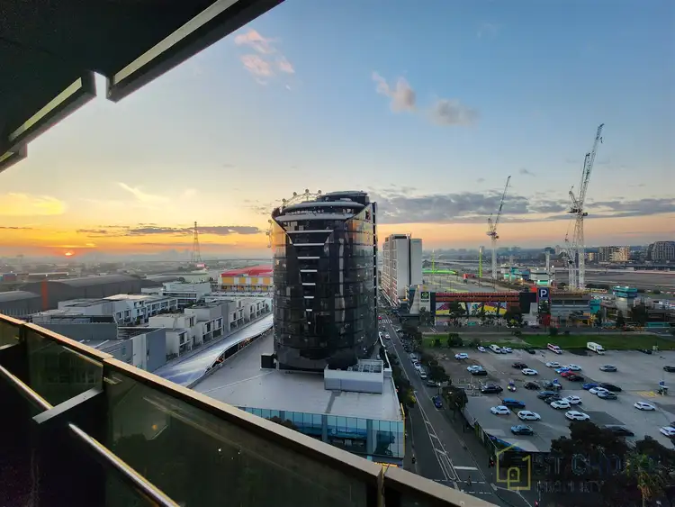 1305/421 Docklands Drive