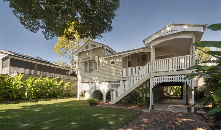 16 Carew Street