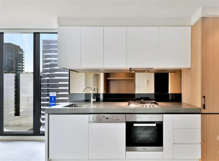 1104/8 Daly St