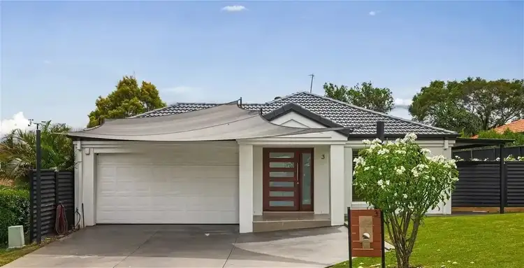 3 Manor Close