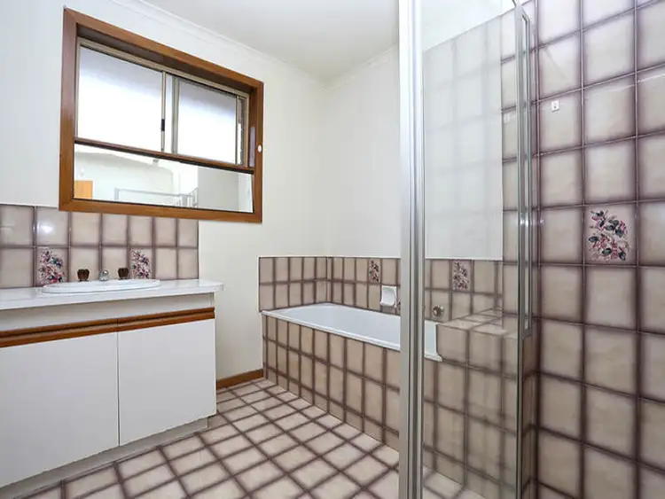 Seventh view of Homely house listing, 5 Jester Court, Kings Park VIC 3021